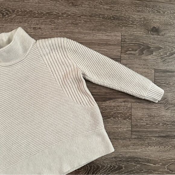 Athleta Merino Wool turtleneck sweater - Picture 4 of 8